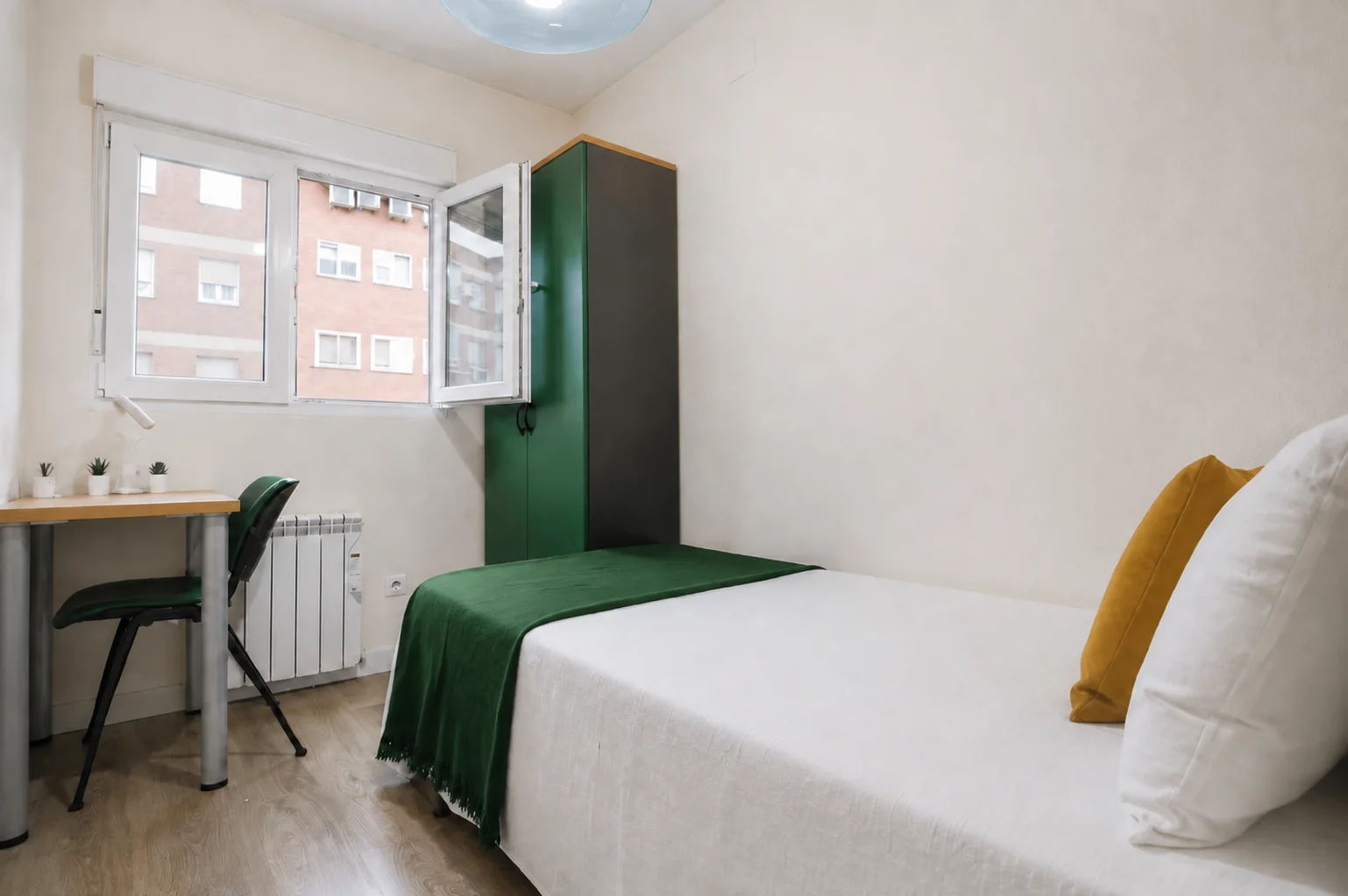 20VH2 · Room 2 · photo 1